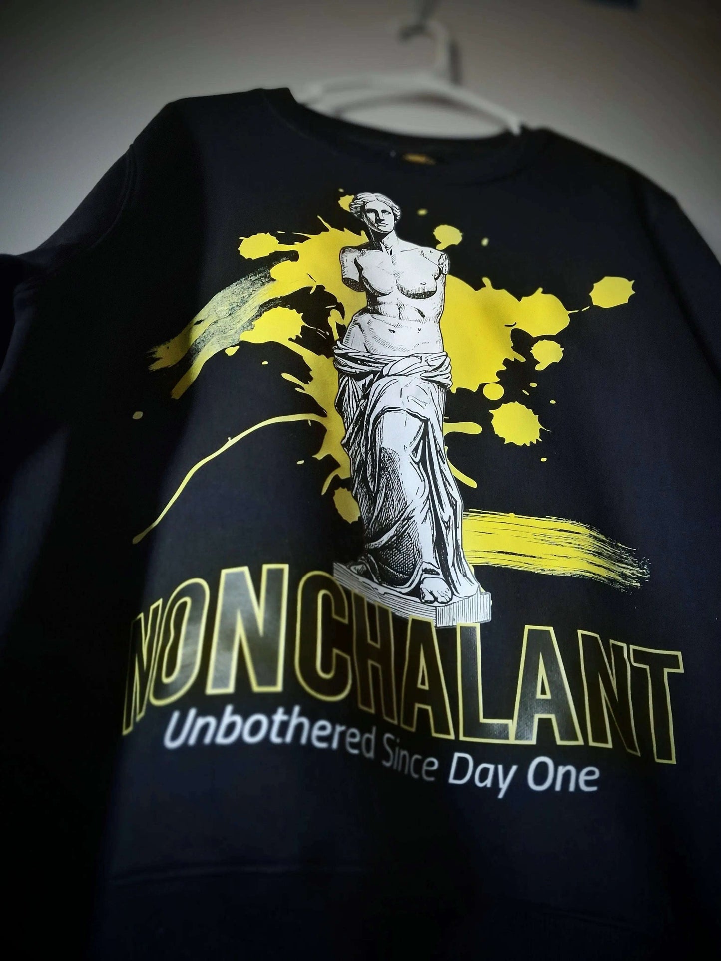 Venus De Milo Fleece Crew NONCHALANT Dark Clothing